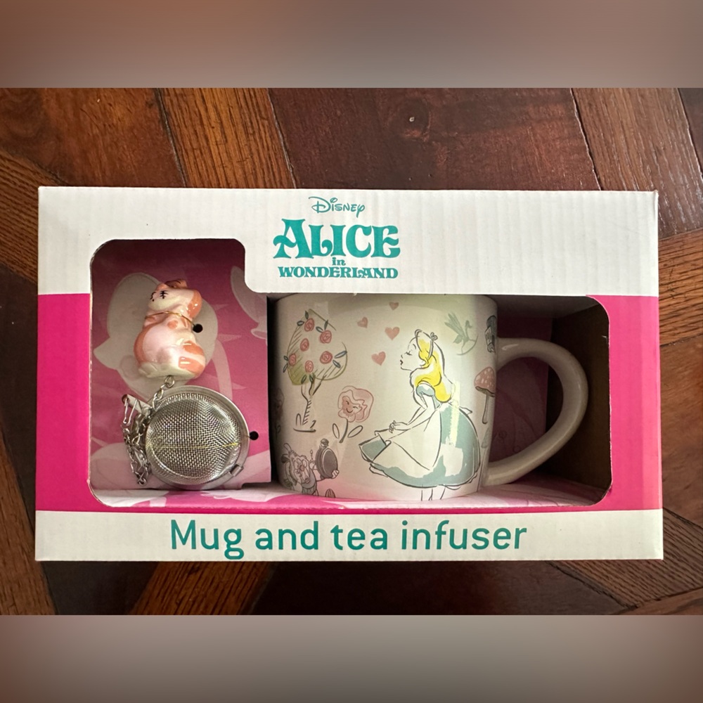 Alice in wonderland Mug and tea infuser